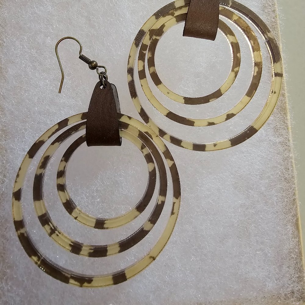 Light Hoop Earrings